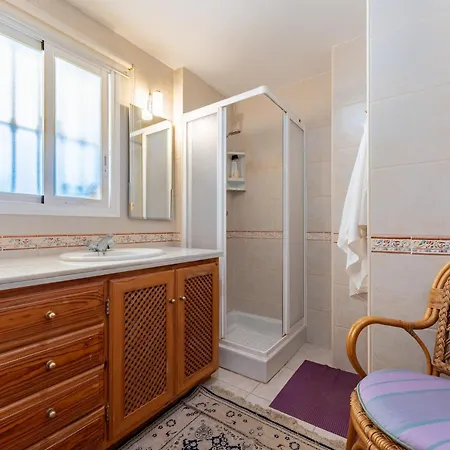 Apartment In Roca With Shared Pool And Jacuzzi - Only 5min To Town
