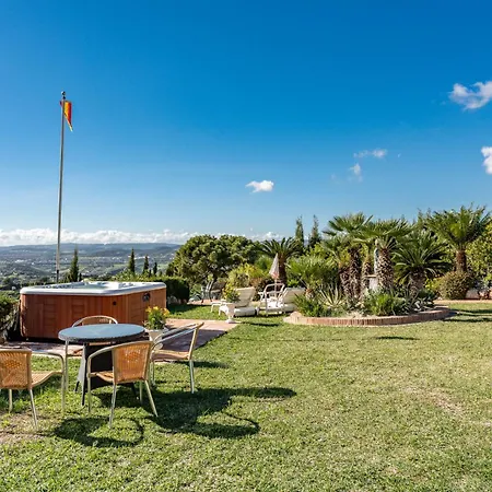 In Roca With Shared Pool And Jacuzzi - Only 5min To Town Apartment