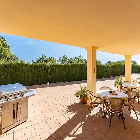 In Roca With Shared Pool And Jacuzzi - Only 5min To Town Apartment *