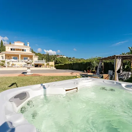 Apartment In Roca With Shared Pool And Jacuzzi - Only 5min To Town *